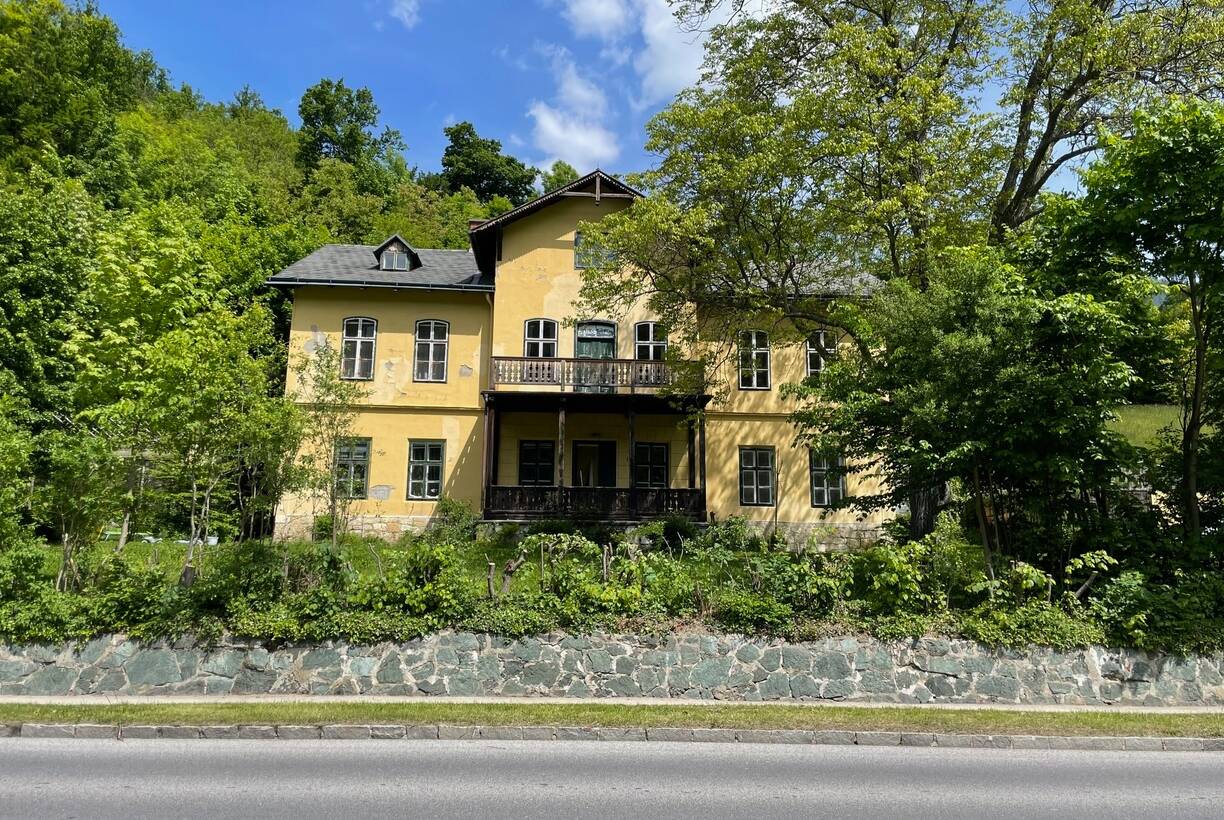 Gründerzeitvilla in Payerbach/Reichenau an der Rax mit Spuren der Vergangenheit